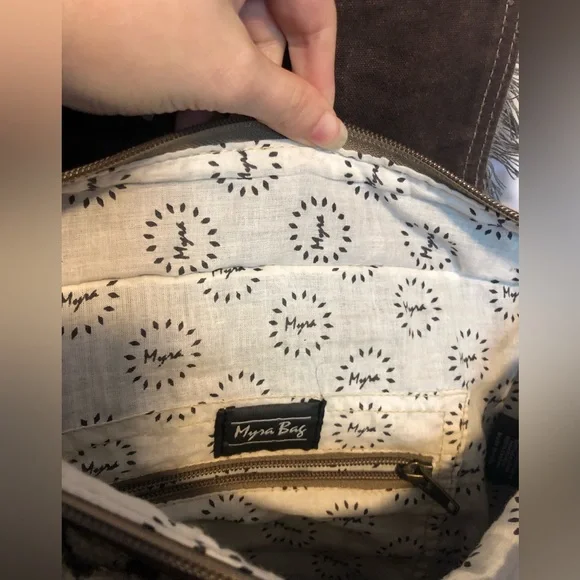 Myra Crossbody purse - Picture 2 of 5